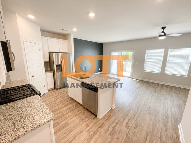 Foto del edificio - 616 Reese Ln
