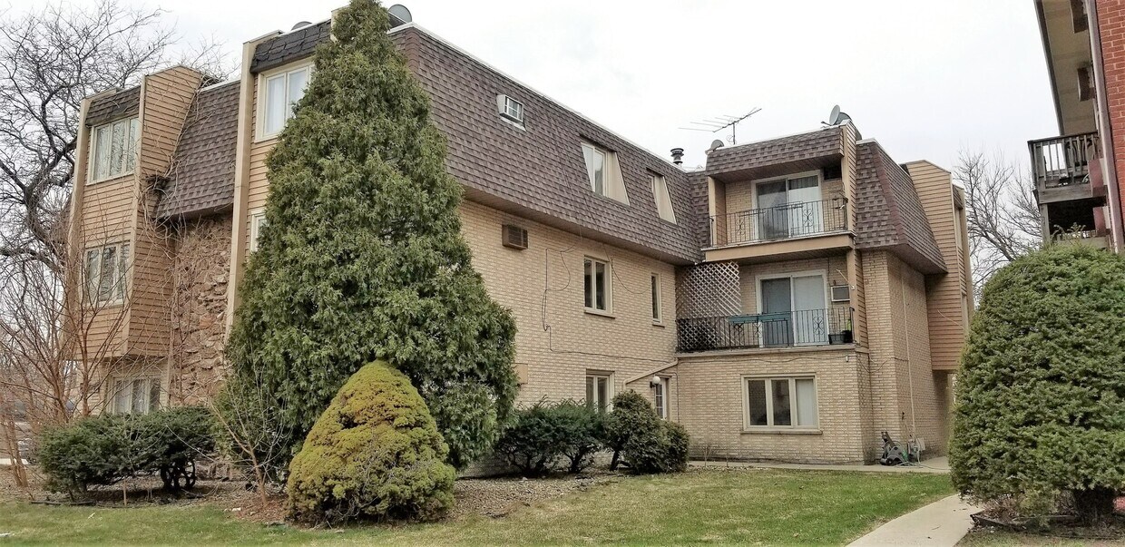 10440 Mayfield Ave Unit 2B, Oak Lawn, IL 60453 Condo for Rent in Oak