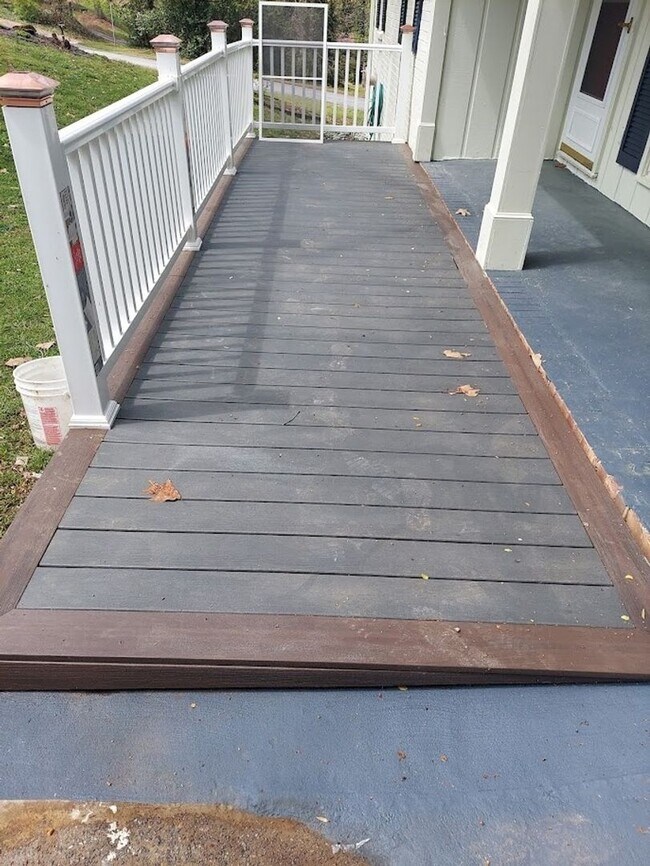 Photo - Utilities included @ Charming 3BR Duplex i... Townhome