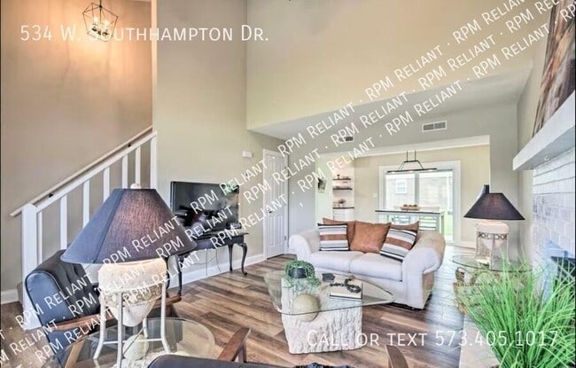 Building Photo - 534 W Southampton Dr