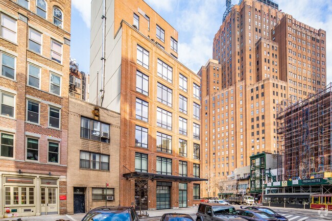 Foto del edificio - 1 N Moore St