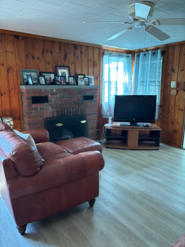 Foto del edificio - 42 Grove Beach Rd S
