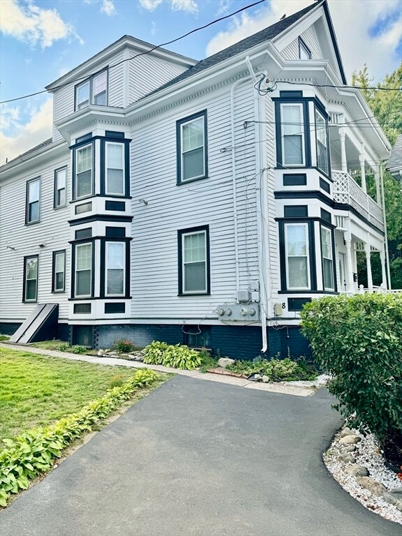 Primary Photo - 8 Oneida St