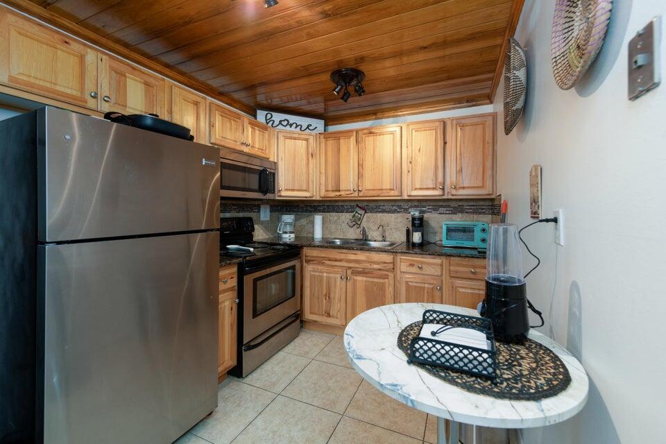 Primary Photo - 252 Bedford J