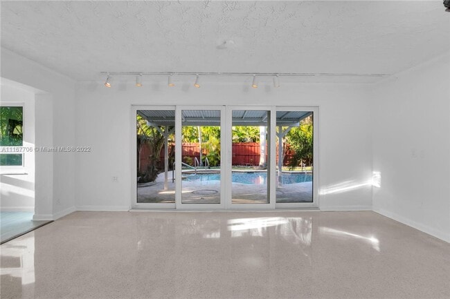 Foto del edificio - Beautiful home in quiet neighborhood