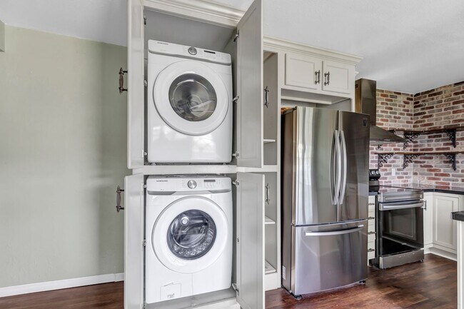 Building Photo - 10821 Texas 150, Unit 15