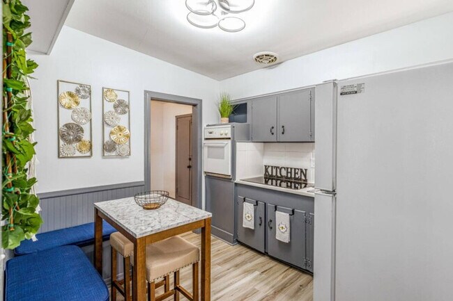 Foto del edificio - 1400 Montclair Ct