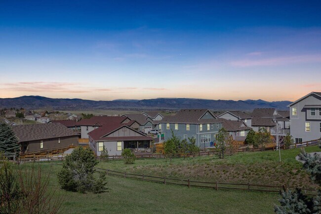 Foto del edificio - 3 Bedroom, 3 Bth Townhome with 2 Car Garage