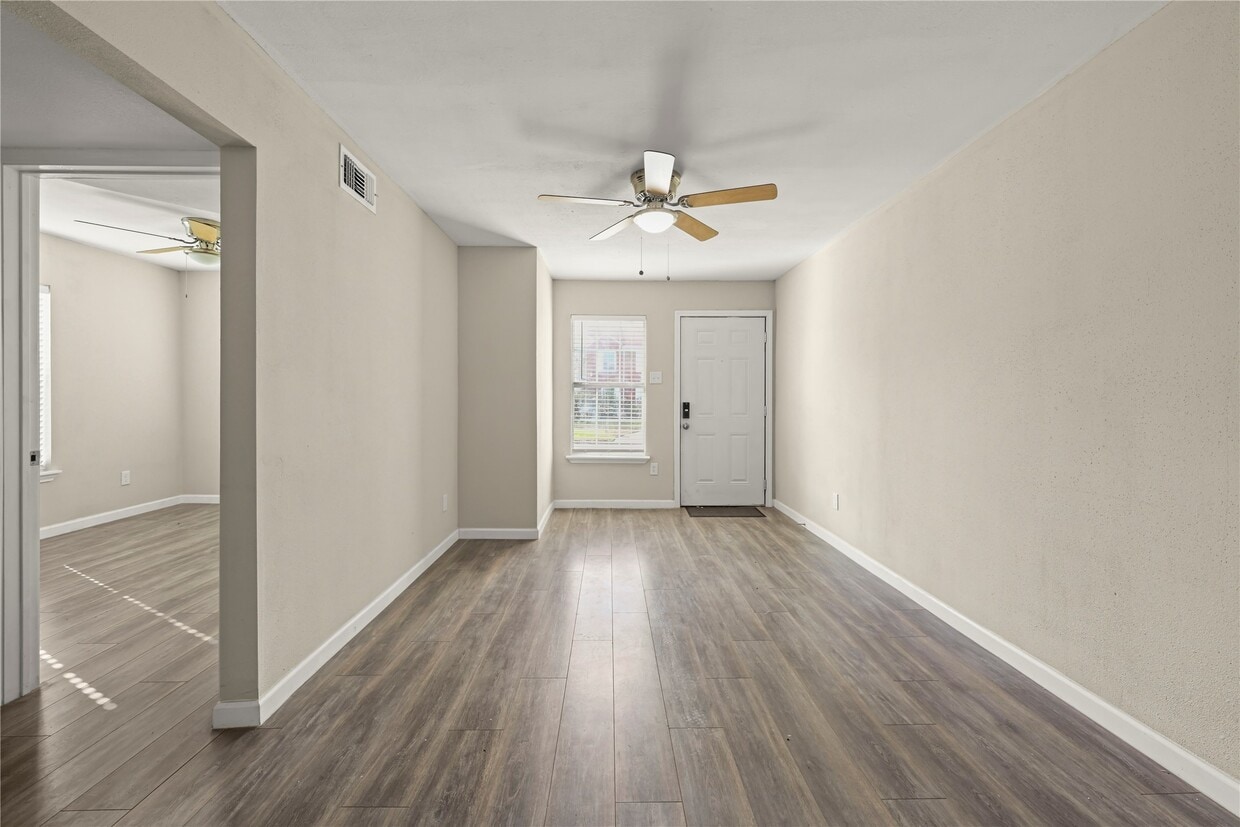 Building Photo - 2803 Cleburne St