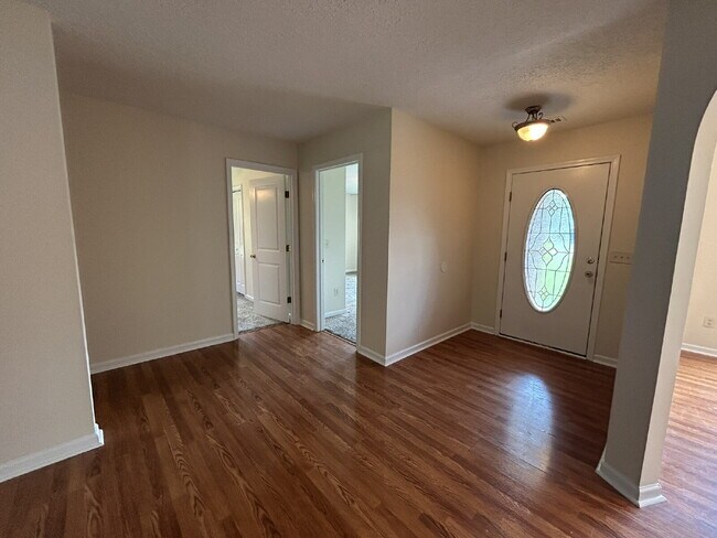 Foto del edificio - House for Rent