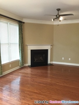 Building Photo - 1709 Oakbrook Lake Dr