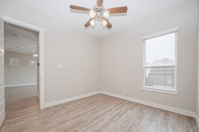 Foto del edificio - 10014 Granary Dr