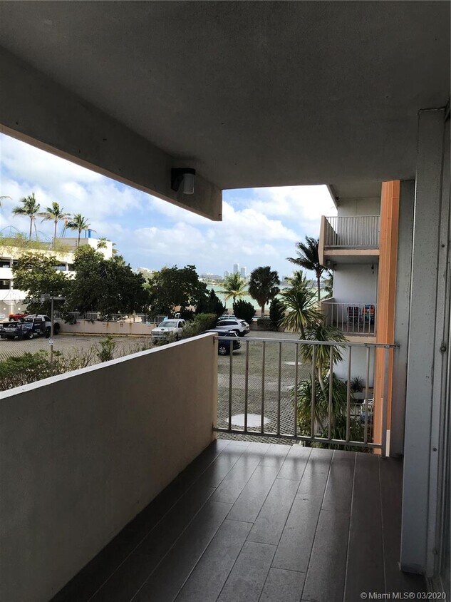 7545 E Treasure Dr Unit 2B, North Bay Village, FL 33141 Condo for