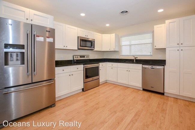 Building Photo - 5 br, 3 bath House - 126 Lindley Rd.