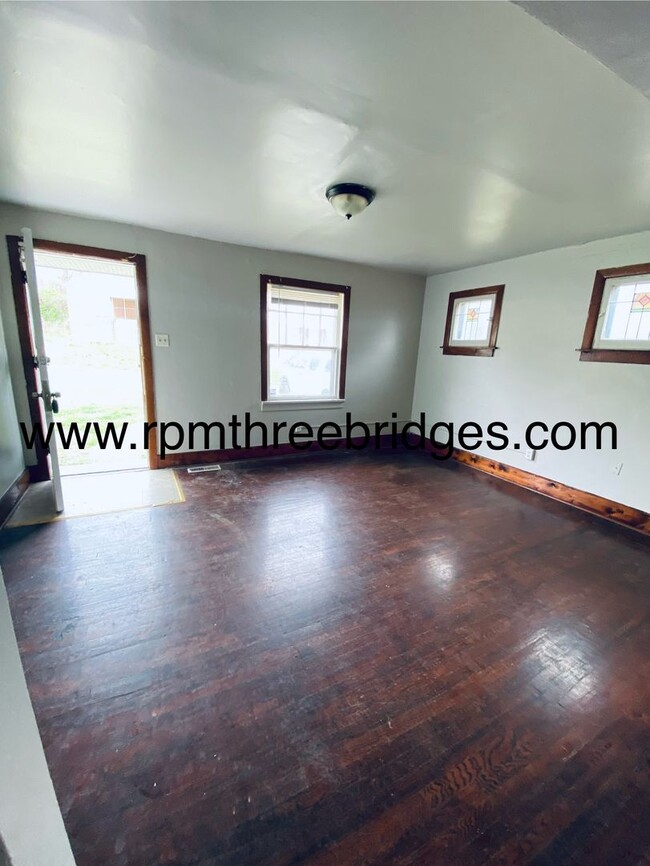 Building Photo - Jennings 2br/1.5ba House