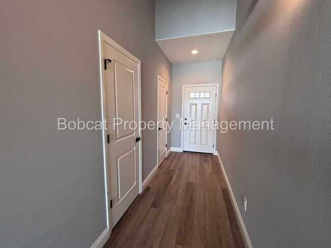 Foto del edificio - 1213 Correlli Ct