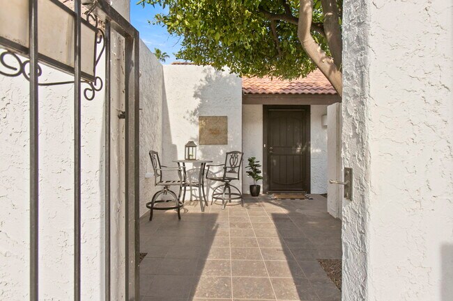 Private courtyard in front - 8756 E Via De La Luna