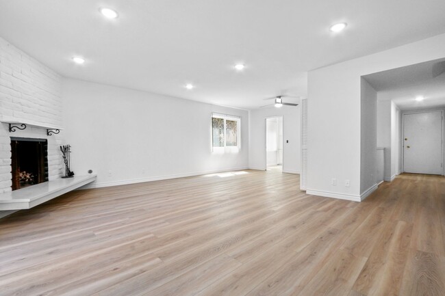 Building Photo - 828 18th St