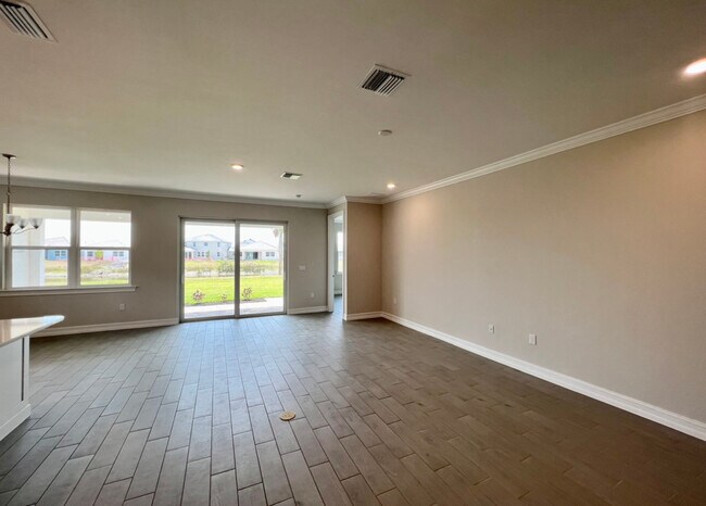 Building Photo - 28053 Sanibel Sands St