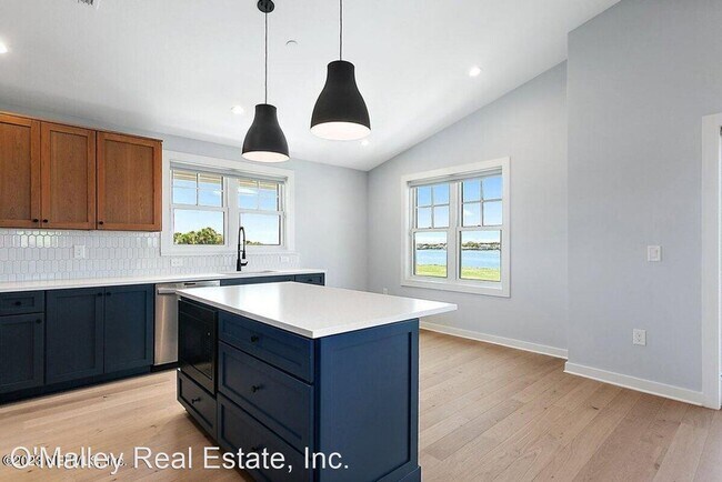 Foto del edificio - 2 br, 2 bath House - 4607 Ocean St #201