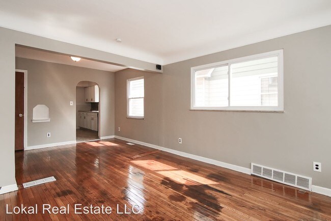 Building Photo - 5 br, 2 bath House - 3589 W. 130th St.