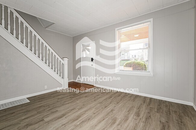 Foto del edificio - 1008 Hancock Ave