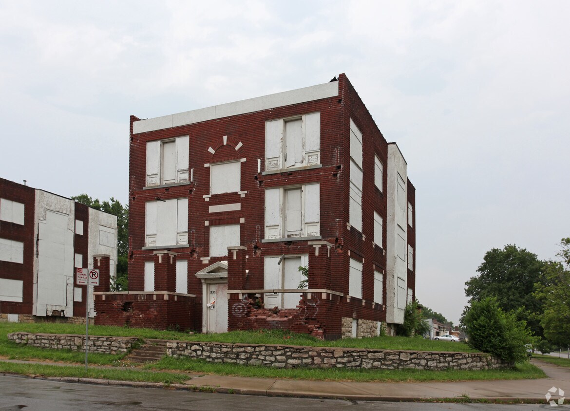 Primary Photo - 1320-1322 E 27th St