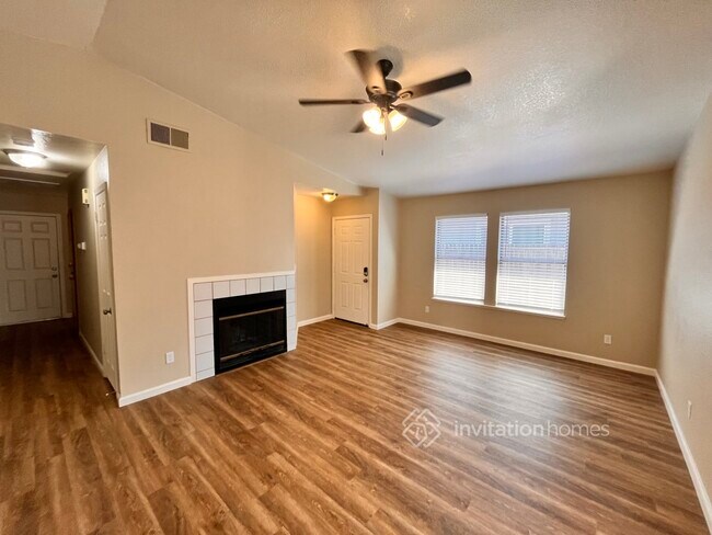 Building Photo - 220 Porter Ct
