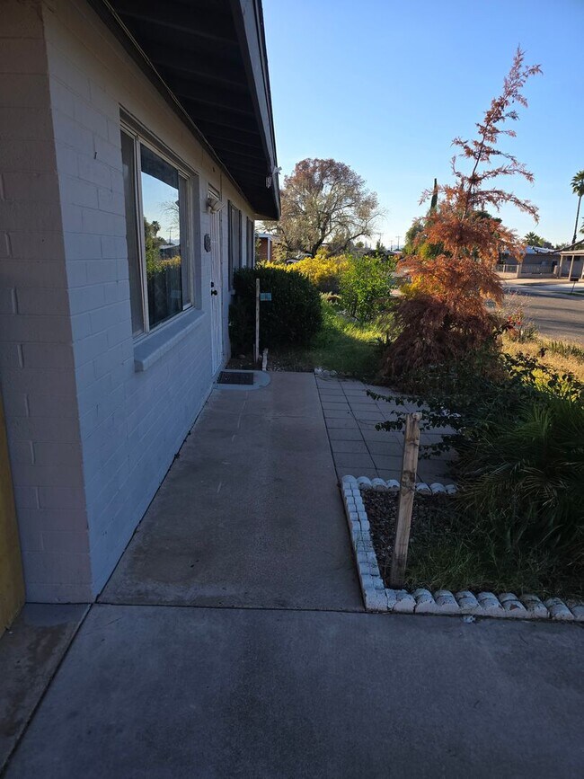 Foto del edificio - Rooms for Rent – Furnished, Lockable, & Private Backyard! 6 Spots Open.