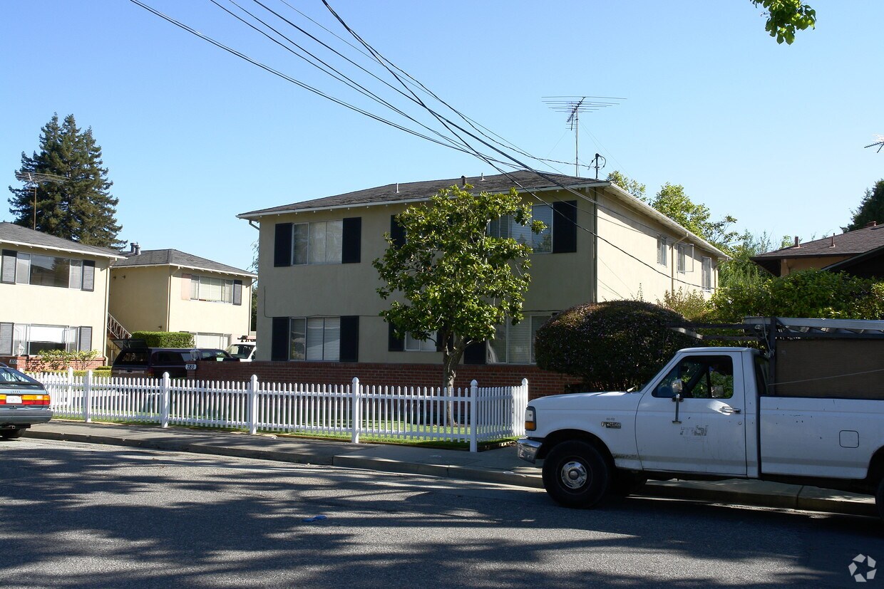 Building Photo - 780 Arbor Rd