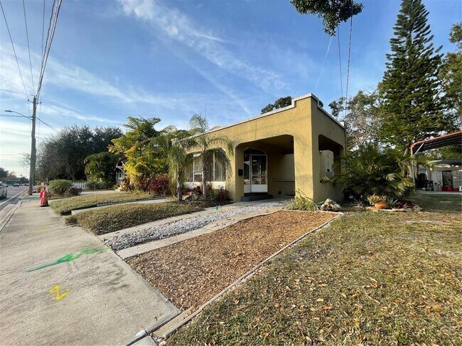 Foto del edificio - 3611 W Bay to Bay Blvd