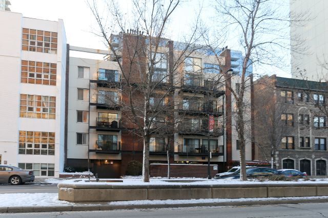 Primary Photo - 1225 N LaSalle St