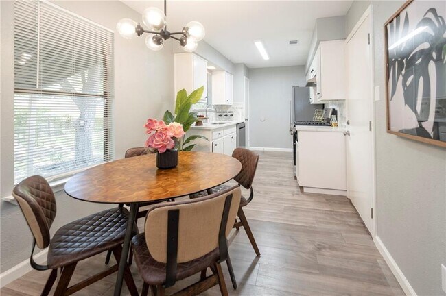 Foto del edificio - 5713 Boulder Creek