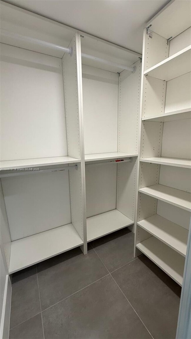 Building Photo - $3,050MONTHLY;315 N 26TH AVE #417 HOLLYWOO...