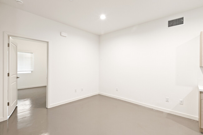 Building Photo - 4153 Utah St