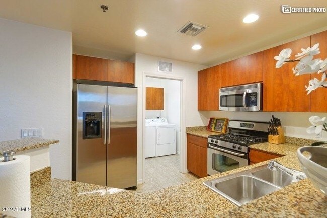 Building Photo - 16 W Encanto Blvd