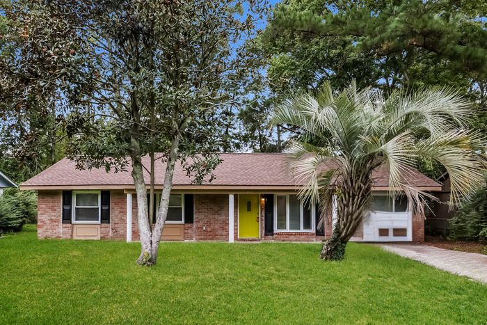 Foto principal - Charming Home in West Ashley!