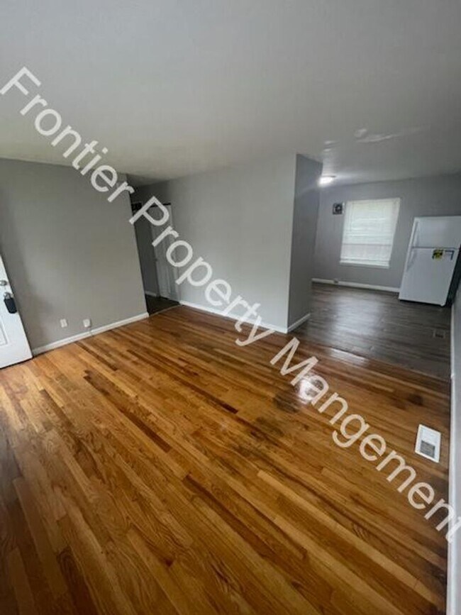Building Photo - 2Bed 1 Bath Home in Spanish Lake, MO - Per...