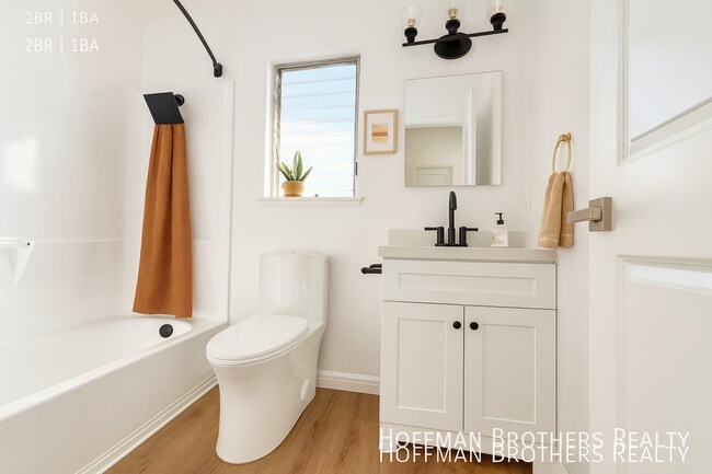 Building Photo - 1419 S Wilton Pl