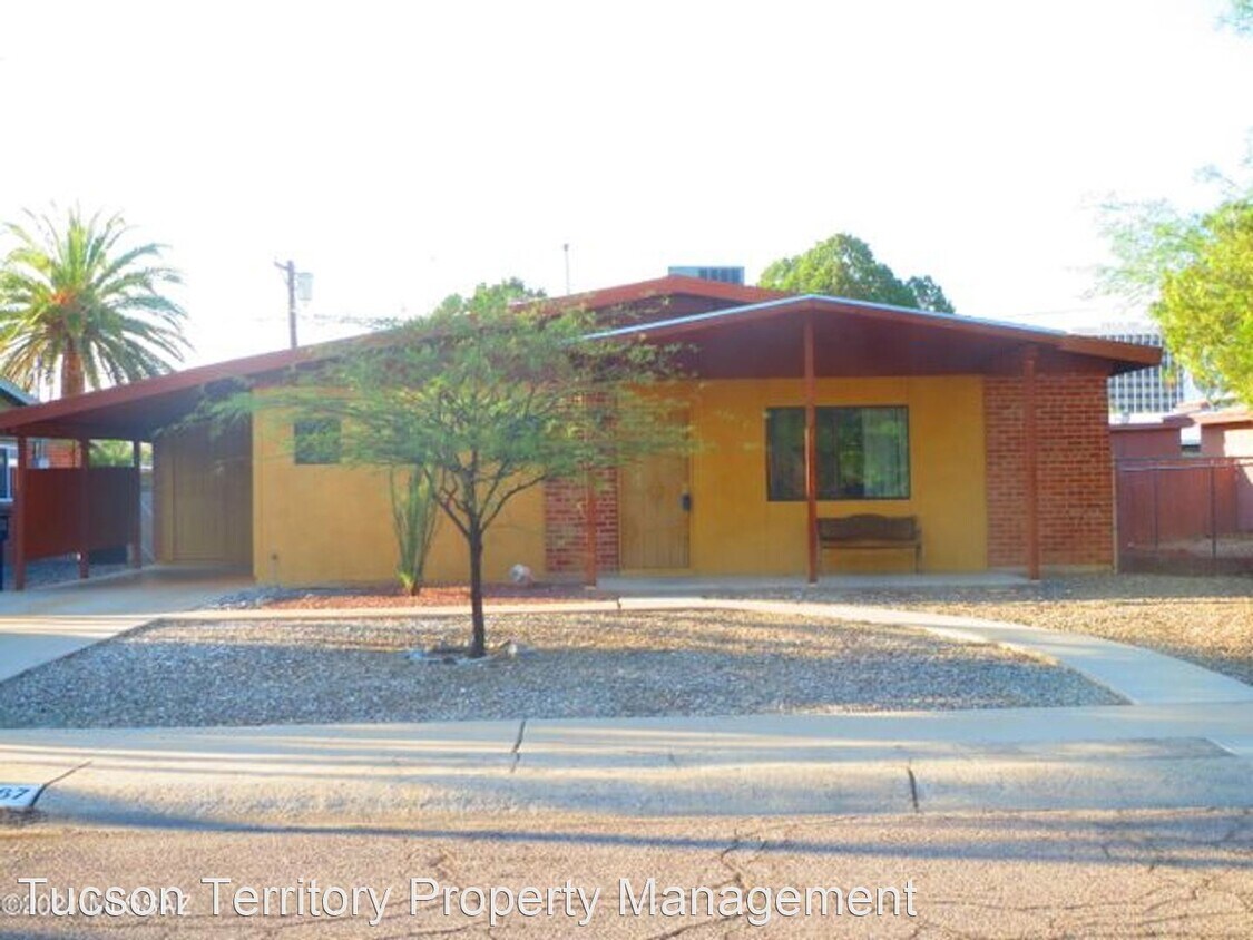Primary Photo - 3 br, 2 bath House - 5067 E Julia St.