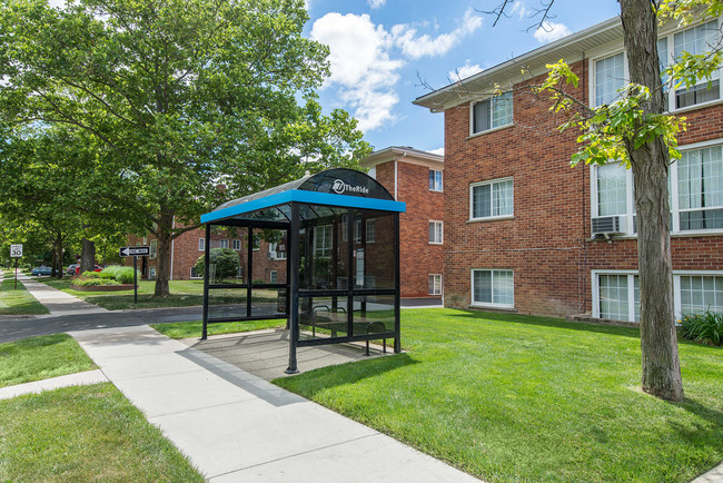 AAATA Bus Routes 27, 28 & 32 Access - Manchester Flats