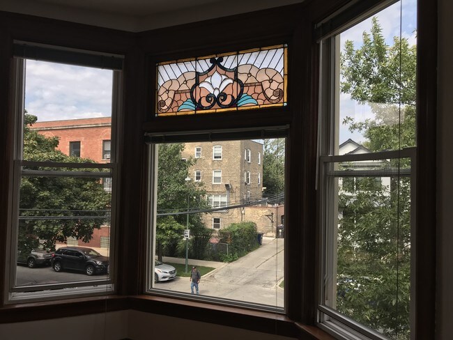 Front Window - 1943 W Belle Plaine Ave