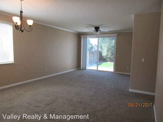 Building Photo - 605 Birkdale Ct
