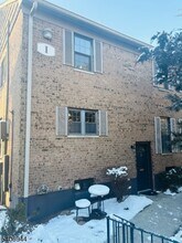 Building Photo - 181 Long Hill Rd