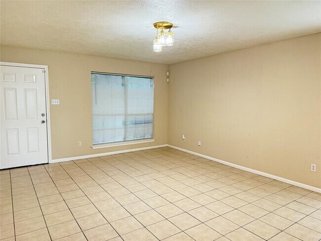 Foto del edificio - 5733 Ingomar Way