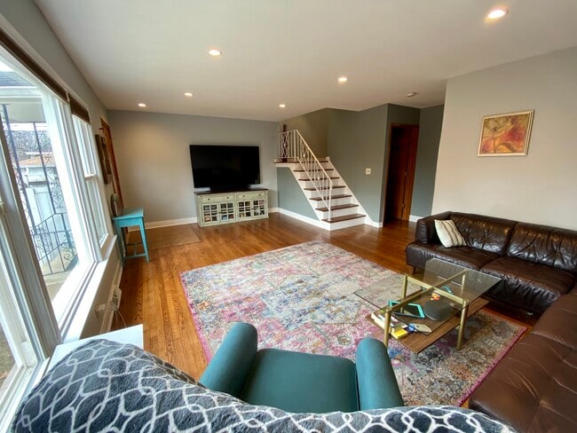 Foto del edificio - 5526 W Windsor Ave