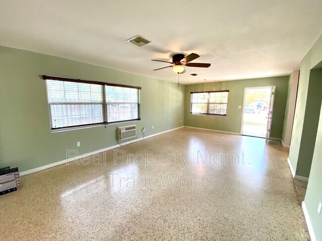 Building Photo - 401 S Nimbus Ave