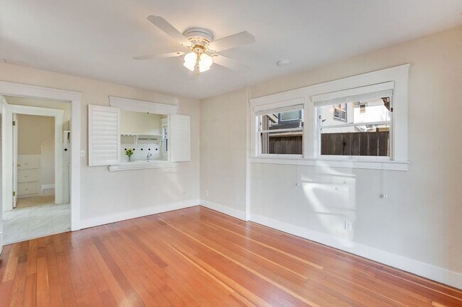 Building Photo - Downtown Palo Alto 2BD Cottage w/ Private ...