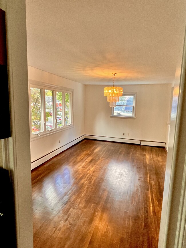 Building Photo - 837 Prospect Ave