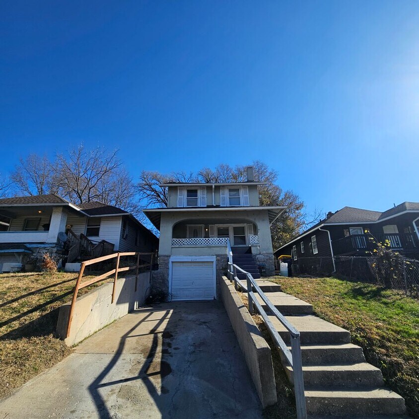 4417 Wayne Ave 3 BDRM 1 BATH 1445 SQFT Alquileres en Kansas City